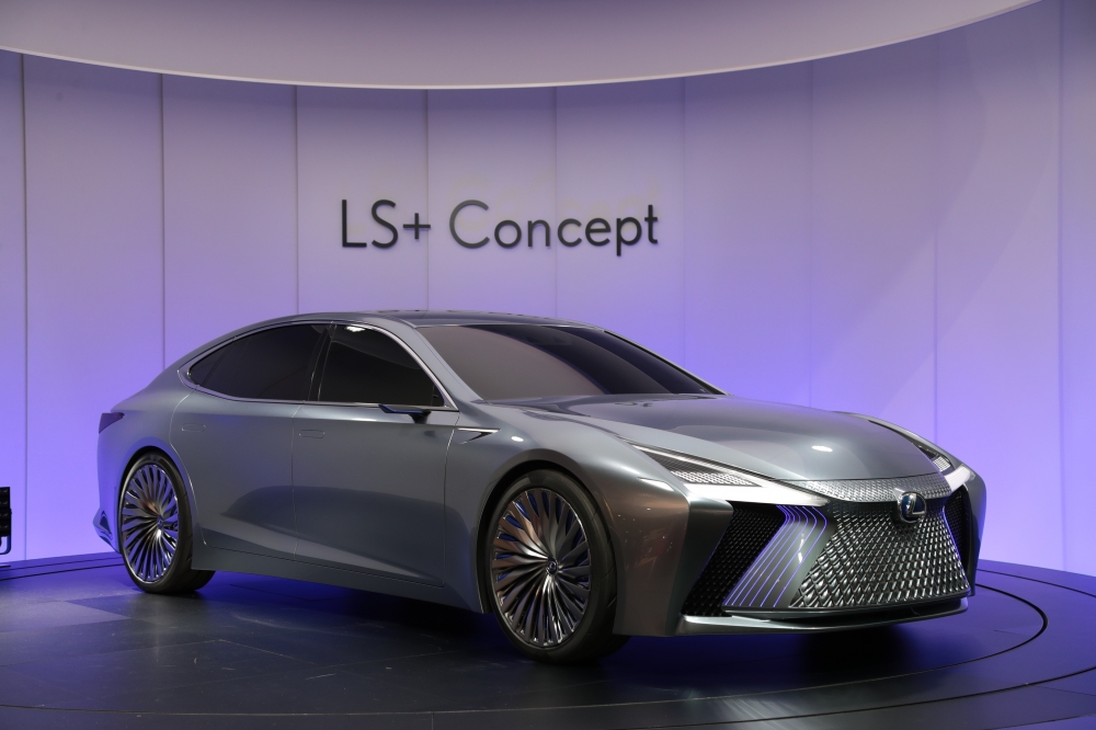 LEXUS LS+ CONCEPT - Equipped with state-of-the-art technology, indicates the future image of the “LS” flagship sedan. With its advanced and dignified styling and automated driving technologies planned for application in 2020, the LS+ Concept was developed as a model that symbolises Lexus’ foresight.